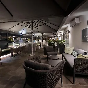 77 Seventy-seven - Maison D'art Collection Hotel